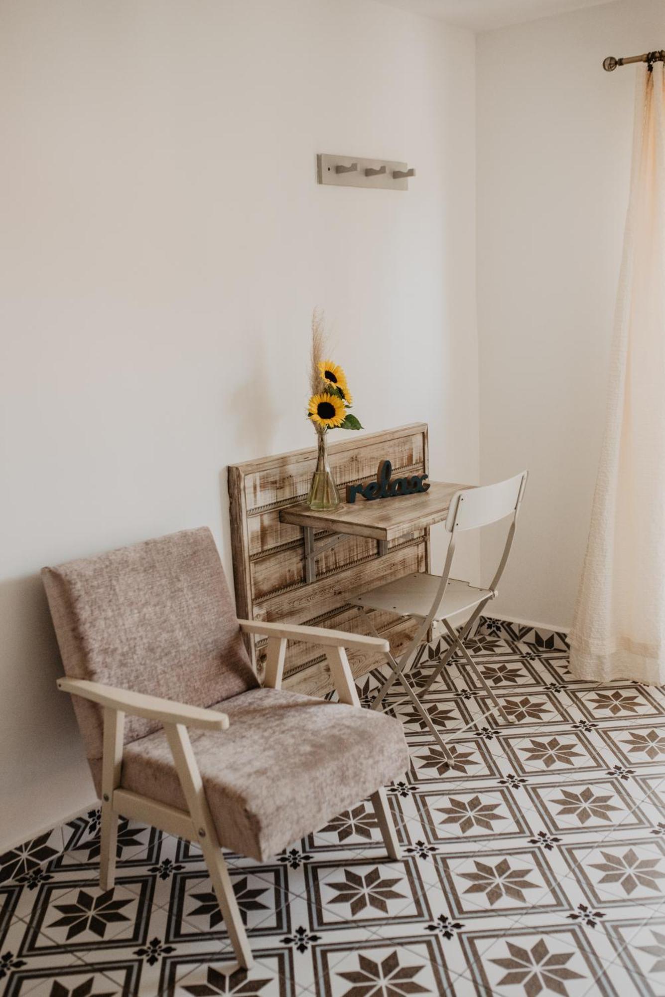 Feszek -etel Es Hotel- * Zanka