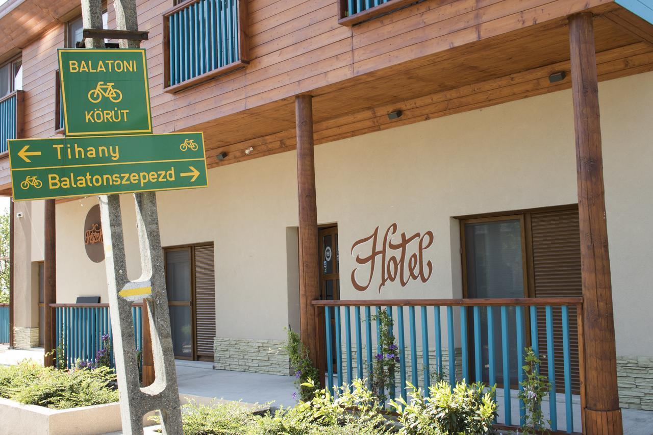 Feszek -etel Es Hotel- Hotel *